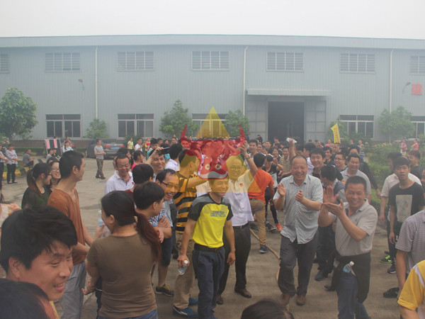 Niuli machinery holds may day tug of war competition